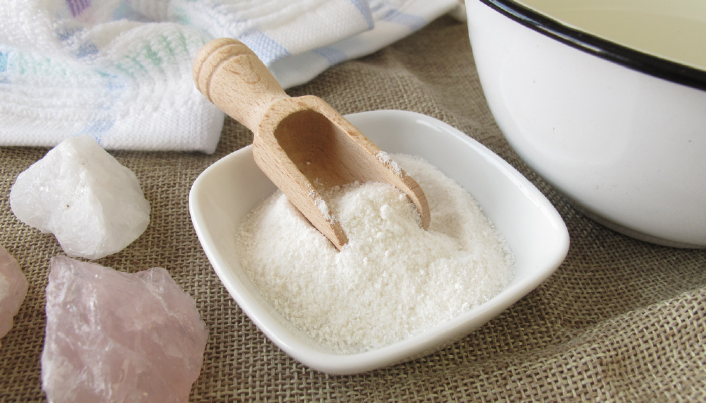 Sels minéraux alcalins : comment les intégrer à un moment de détente dans le bain ?